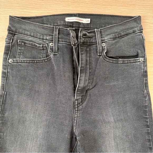 LEVIS - MILE HIGH SUPER SKINNY JEANS - SIZE 28 - BARELY WORN! - Picture 4 of 7